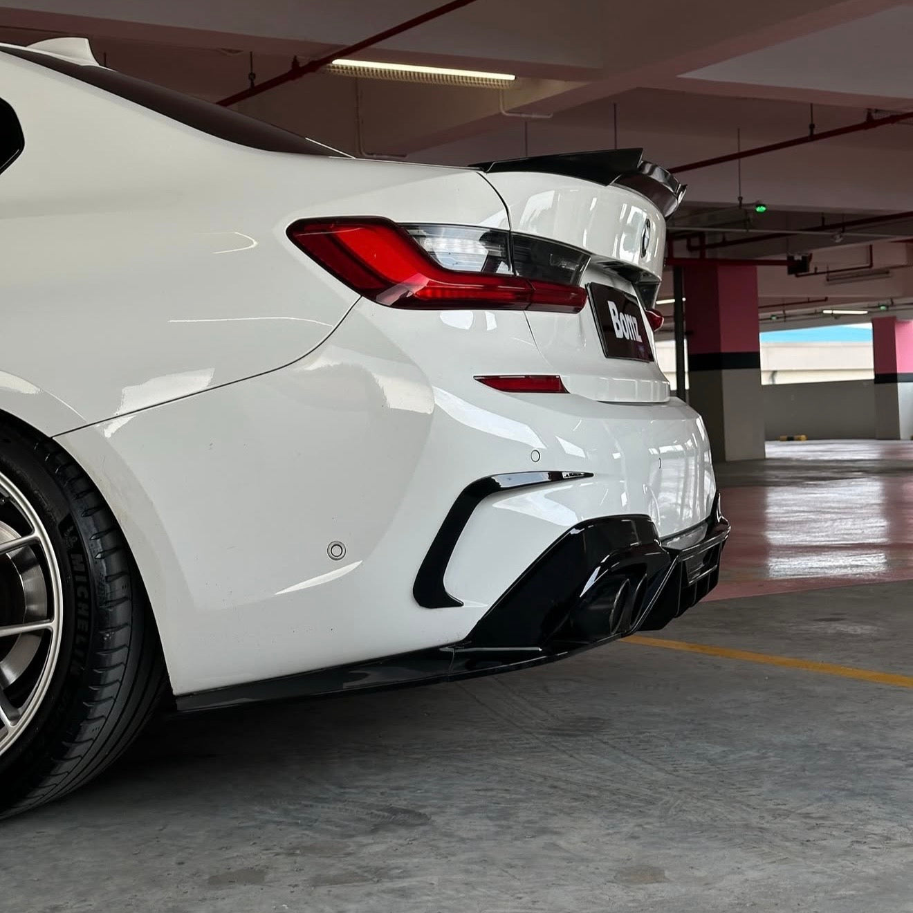 BMW G20 330i M340i CTM Rear Diffuser w/ Corner Spats